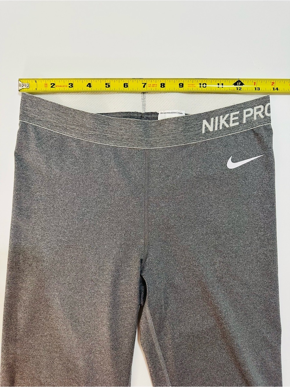 NIKE PRO DRI FIT CAPRI LEGGINGS WOMENS LARGE GRAY JUST DO IT GRAPHIC ACTIVEWEAR - Picture 6 of 11